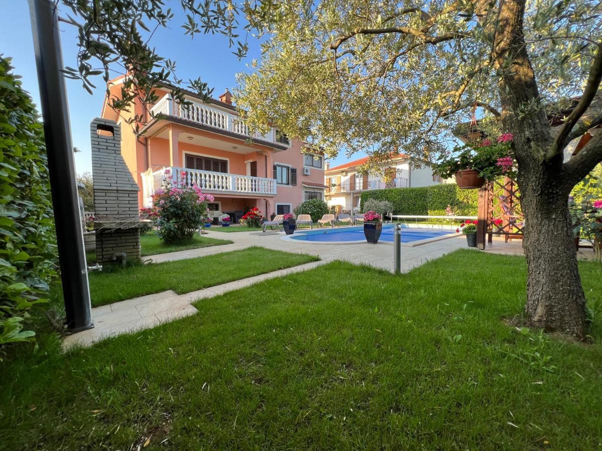 Holiday Home Korenic Umag Buitenkant foto