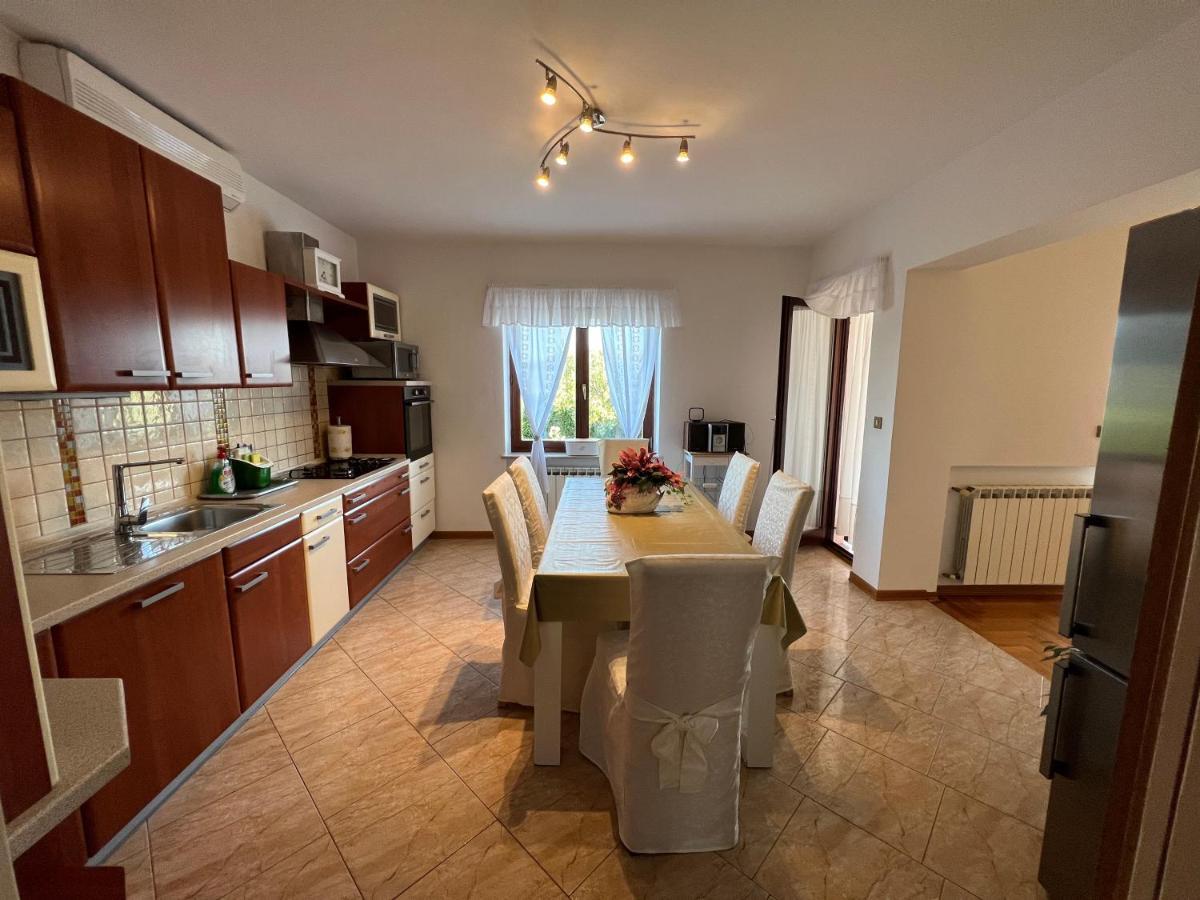 Holiday Home Korenic Umag Buitenkant foto